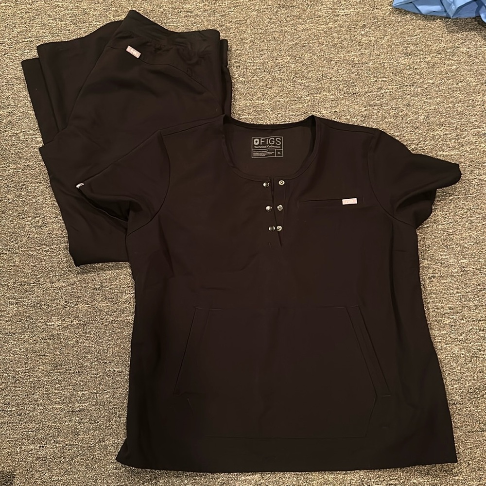 Figs scrub set XL black limited edition top kade cargo pants